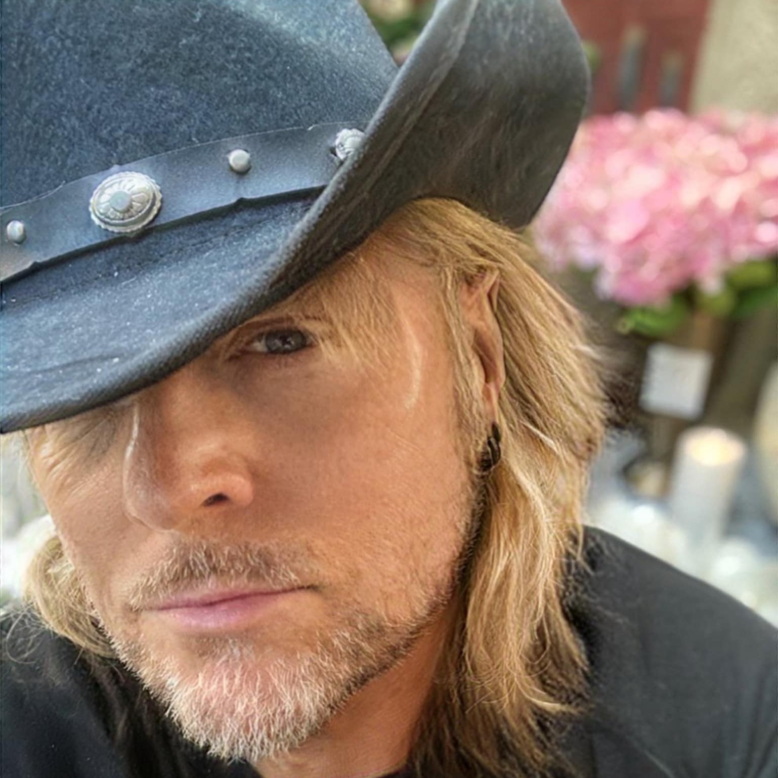 Buzzin’ by Gary Pratt